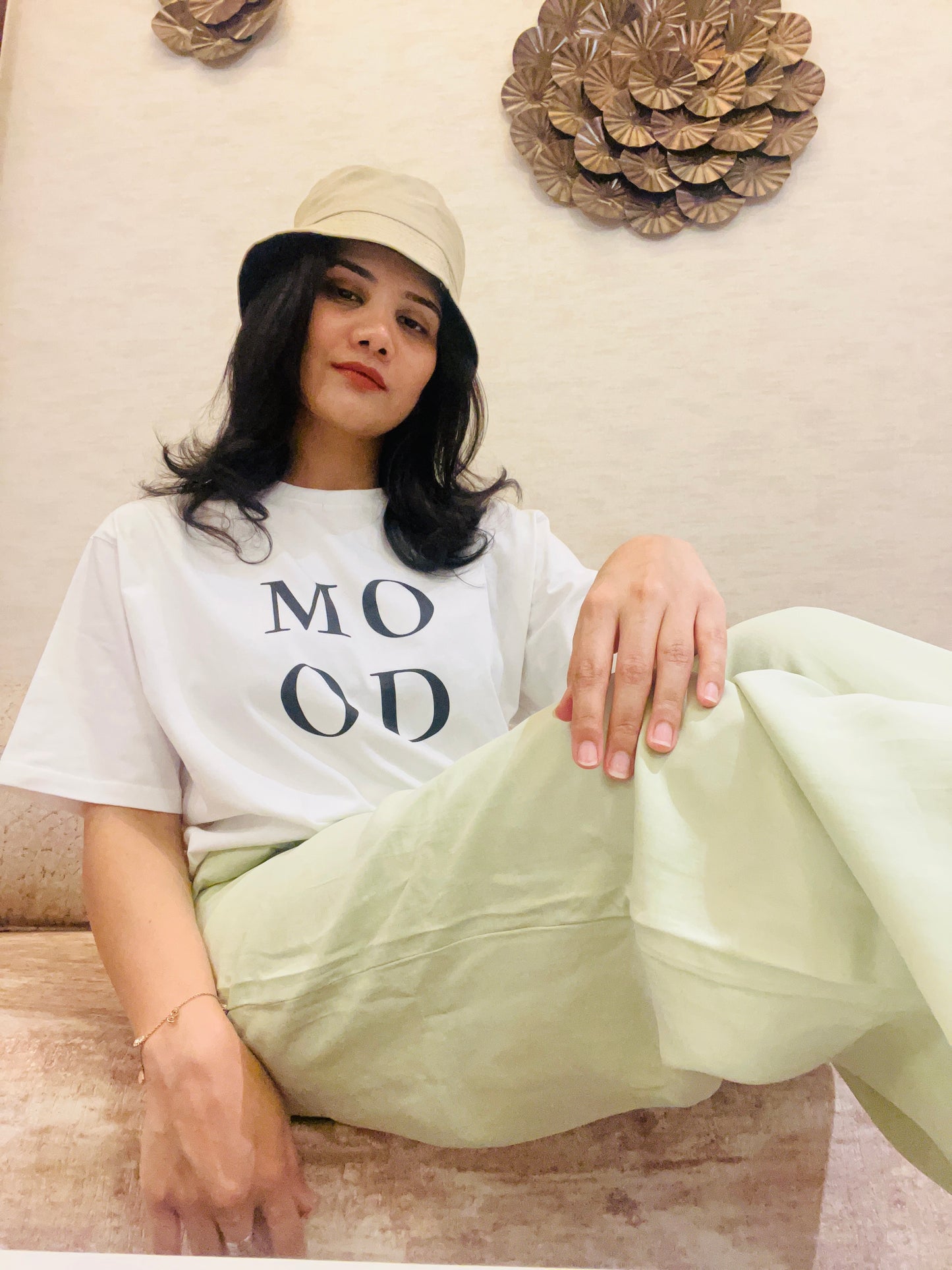 'MOOD' White Oversized T-Shirt