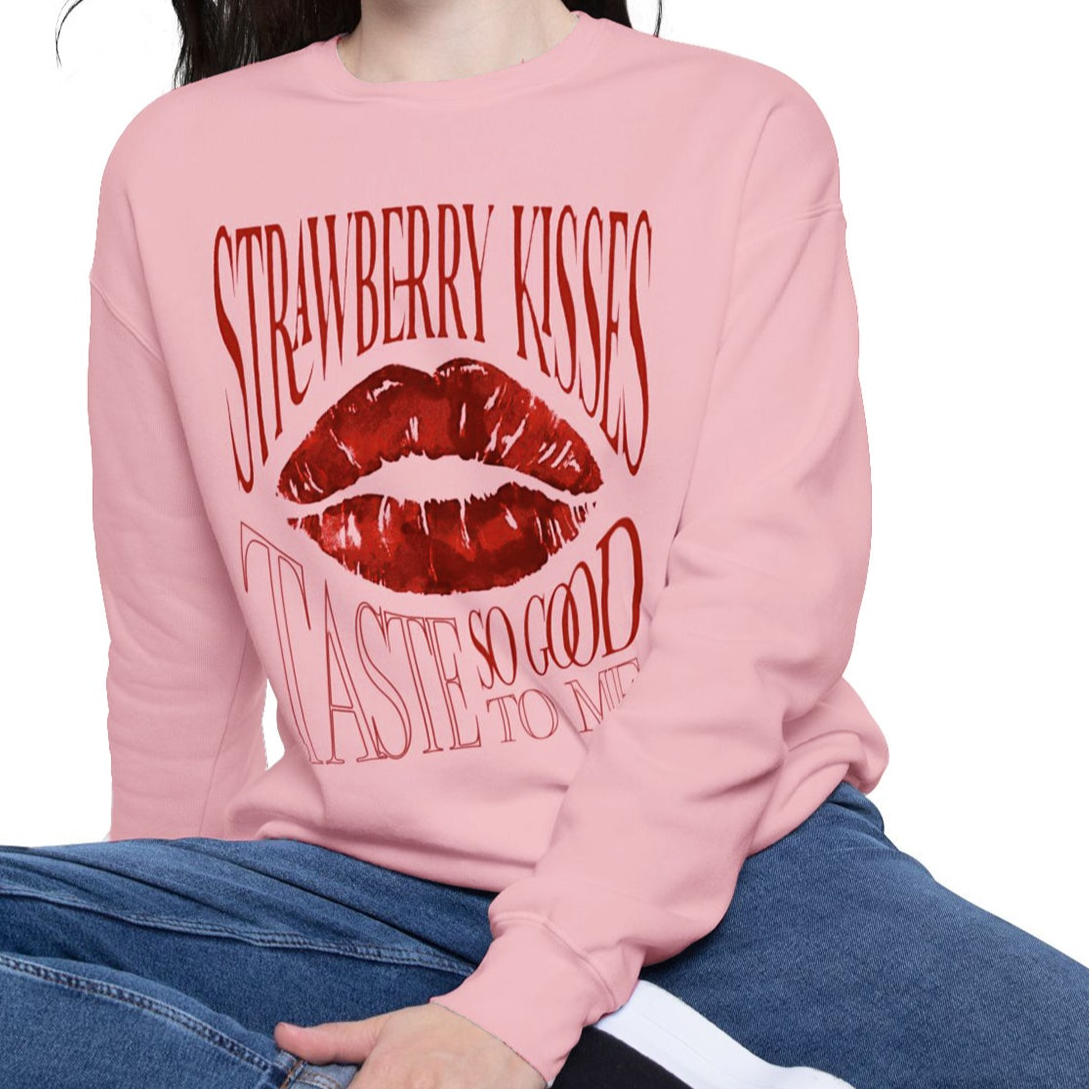 'Strawberry Kisses' Oversized Sweatshirt (PINK)